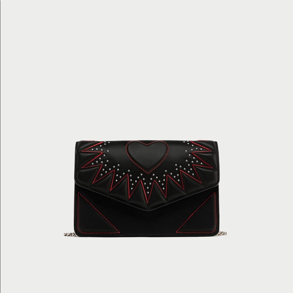 ZARA crossbody bag with heart detail ♥️